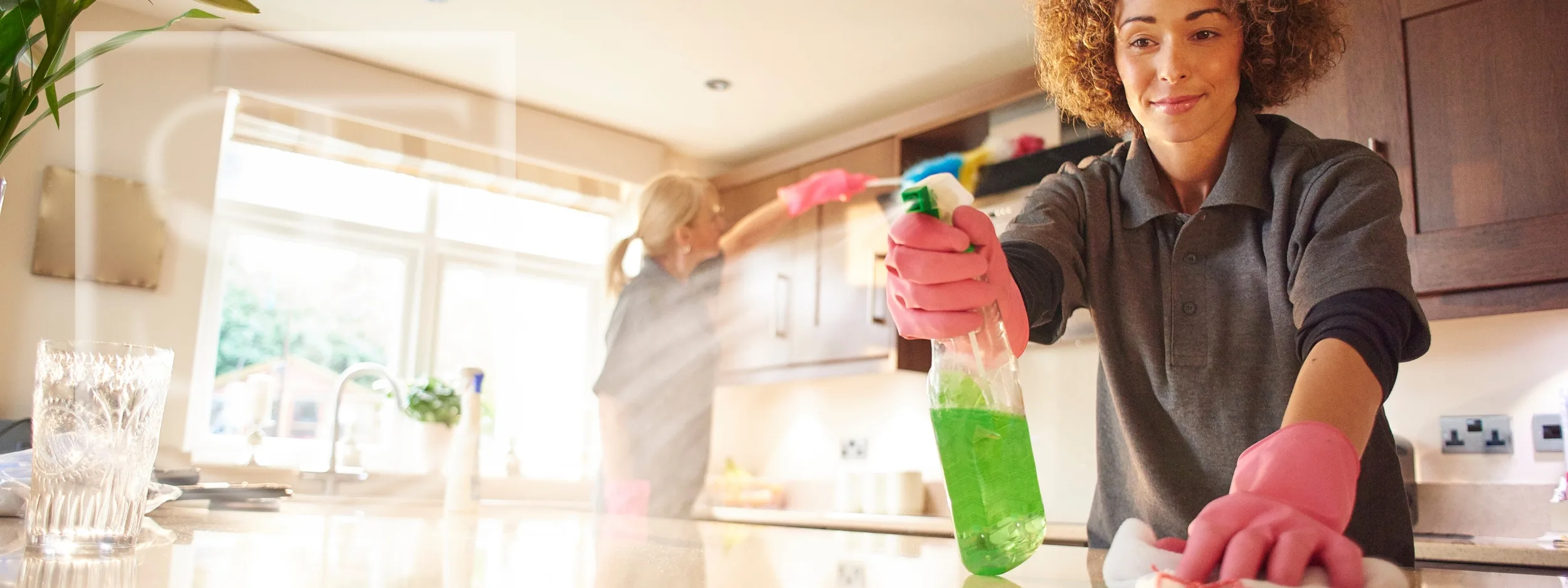 Empregada doméstica sem registro: conheça os seus direitos!